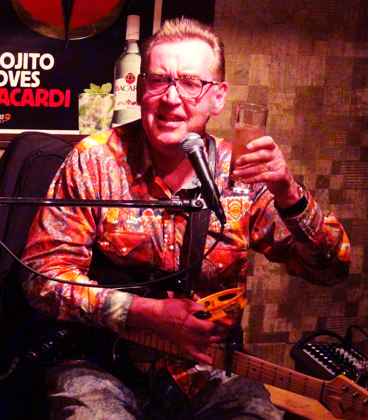 man enjoys GOTH CARTER PERFORMANCE at Harmony bar Osaka october 29 2022